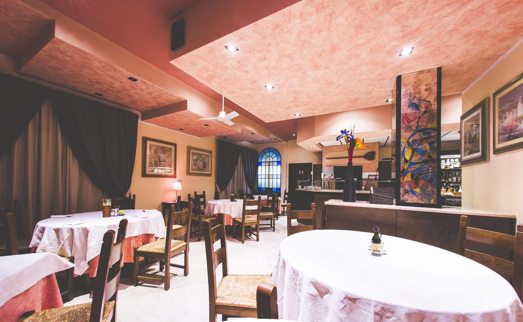 Quari Hotel Restaurant & Pizza Cologna Veneta エクステリア 写真